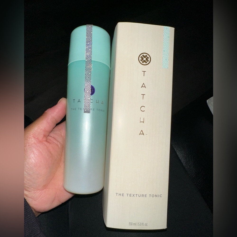 Tatcha
The Texture Tonic AHA Liquid Exfoliating Treatment - Picture 2 of 3
